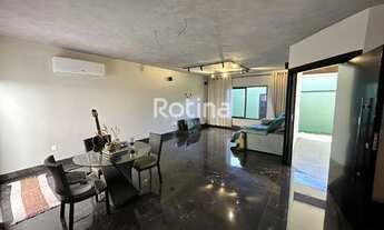 Imagem 7: Casa para alugar, 3 quartos, 2 suítes, 2 vagas, Segismundo Pereira - Uberlândia/MG - R$ 4