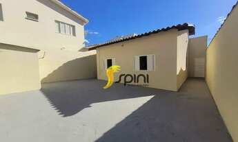 Imagem 2: Casa com 3 dormitórios e 1 suíte para alugar, 92 m² por R$ 2.800/mês - Santa Mônica - Uber