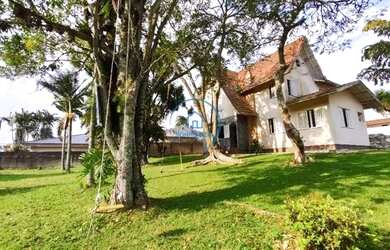 Imagem 2: Casa com 06 dormitórios, sendo 03 suíte na Ponta de Baixo, São José