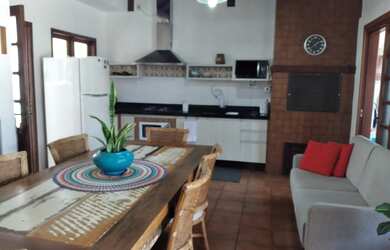 Imagem 3: Casa para venda com 200 metros quadrados com 3 quartos em Centro - Tijucas - SC