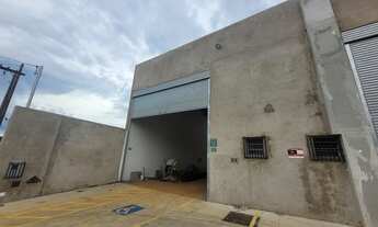 Imagem 7: Galpão para aluguel tem 320 metros quadrados no Bairro Marta Helena - Uberlândia - MG