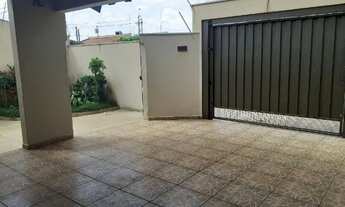 Imagem 2: Sobrado com três dormitórios em ótima localização!