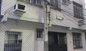 Imagem: Linda casa em vila fech