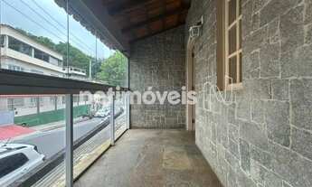 Imagem 2: Linda e Ampla Casa com Terraço Ótima Localização