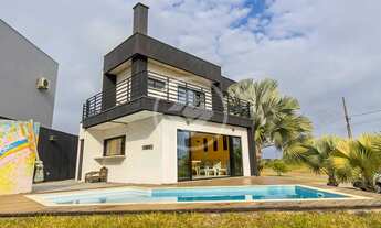 Imagem 3: Casa em condomínio - 249m² de área Privativa - 5 dormitórios ( sendo 1 suíte ) - Piscina