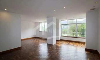 Imagem 2: Original dois quartos revertido para quarto e sala com vista para Lagoa e Cristo