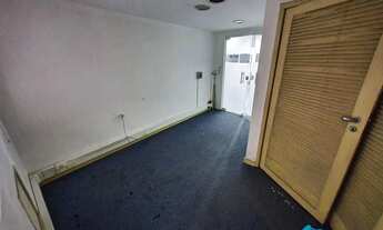 Imagem 2: Centro - Charles de Gaulle - Amplo Grupo com 194 m² e 2 Vagas de Garagem