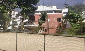 Imagem 3: Casa de condomínio para venda possui 380 metros quadrados com 3 quartos