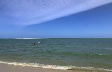 Imagem 2: OPORTUNIDADE ! Casa mobiliada, com 06 quartos , praia de catuana , 30mts do mar !!! av cal