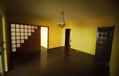 Imagem 6: Casa Centro (ao lado Maioloni Rio de Janeiro) com 4 quartos (1 suíte) + suíte empregada