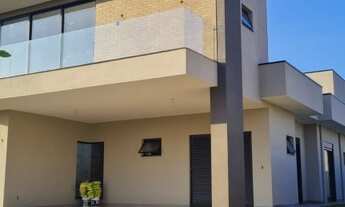 Imagem 2: Casa de condomínio térrea para venda tem 360 metros quadrados com 4 quartos