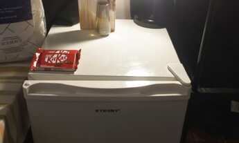 Imagem 4: Quarto COMPACTO e EXTREMAMENTE MOBILIADO