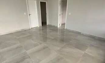 Imagem 3: Casa de esquina com 338m² na Cidade Alpha com piscina