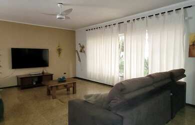 Imagem 5: Casa de condomínio para aluguel possui 364 metros quadrados com 6 quartos