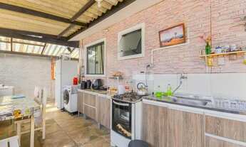 Imagem 3: Casa para venda possui 133 m² com 3 Dormitórios no Guaraituba - Colombo - PR