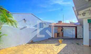 Imagem 3: Casa para Alugar - 8 cômodos - 3 banheiros - 4 vagas garagem