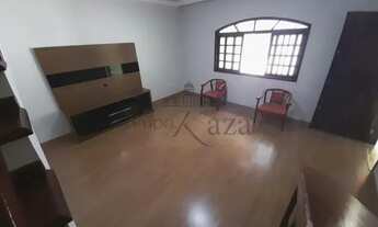 Imagem 3: Casa Assobradada com 3 Dormitórios - Sacada e Suíte no Bosque dos Eucaliptos