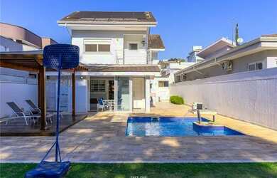 Imagem 3: Linda Casa Mobiliada para Locação em Louveira em condomínio fechado