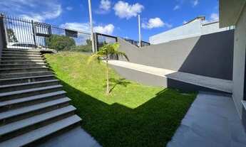 Imagem 6: Lindo Sobrado no centro de Quatro Barras