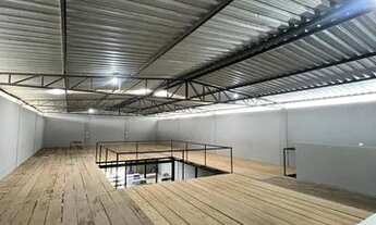 Imagem 2: Alugo Galpão / depósito com 5 vagas na garagem