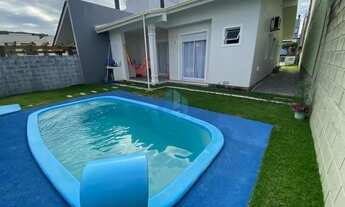 Imagem 2: Bela Casa Localizada no Loteamento Quinta dos Açores, Próxima ao Centro de Garopaba!