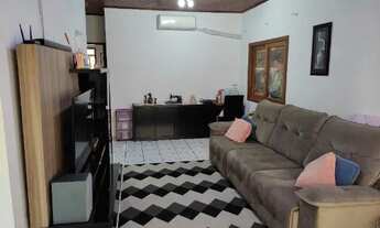 Imagem 2: Ótima oportunidade! Casa com amplo terreno e maravilhosa localização