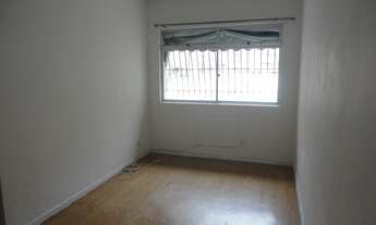 Imagem 2: Apartamento com vaga de garagem e vista indevassável, composto por sala, 2 quartos, banhei