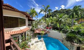 Imagem: Casa Assobradada no Condomínio Fechado