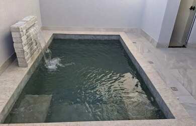 Imagem 3: CASA NOVA 3 QUARTOS SENDO 01 SUÍTE PORCELANATO ILUMINAÇÃO VARANDA GOURMET PISCINA AQUECIDA