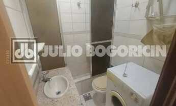 Imagem 4: Copacabana - Quadra da Praia - Próximo a Metrô - Apartamento conjugado - Quarto/Sala/Cozin