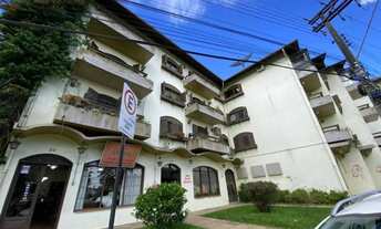 Imagem: Casa de condomínio em rua Fernando Ferrari