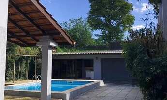 Imagem 3: Casa de 365m² - 4 dormitórios sendo 3 suítes e 5 vagas de garagem no bairro Partenon