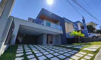 Imagem: Casa de condomínio em Avenida Omar Daibert