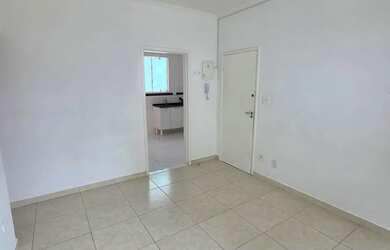 Imagem 3: Próximo a avenida Ana Costa, hospital, mercado e padaria. Etc..