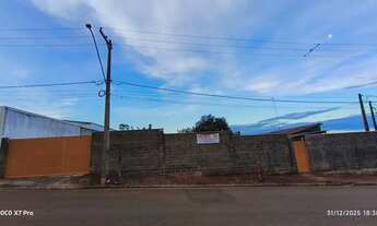 Imagem 2: TERRENO COM CONSTRUÇÃO À VENDA - ARARAS/SP