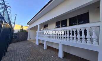 Imagem 2: Casa com 4 quartos para alugar ou vender 360 m². 4 vagas, locação por R$ 6.000/mês, venda