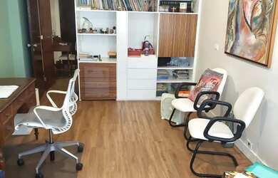 Imagem 2: Sala comercial na quadra da praia