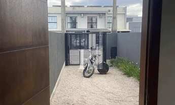 Imagem 3: Sobrado à venda mobiliado com 02 dormitórios, vaga de garagem para dois carros e localizaç