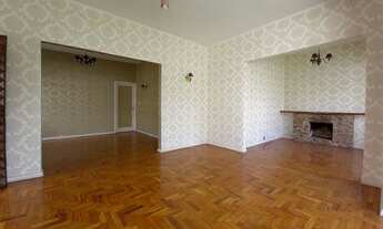 Imagem 3: Casa para aluguel e venda possui 480 metros quadrados com 4 quartos