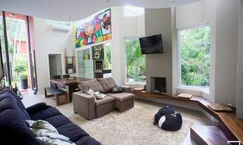 Imagem: Casa 3 Suítes e 3 Vagas - Itacorubi