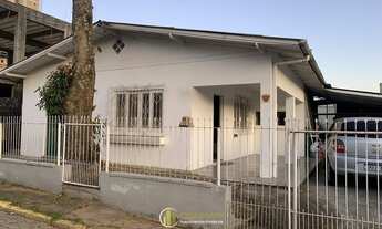 Imagem 2: Casa 03 Dorm e 02 Vagas no Centro!