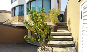 Imagem: Sobrado para venda tem 320 metros quadrados