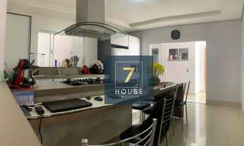 Imagem 6: Casa com enorme quintal, e ótima localização