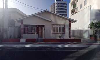 Imagem: Ampla casa p/ fins comerciais c/ espaço