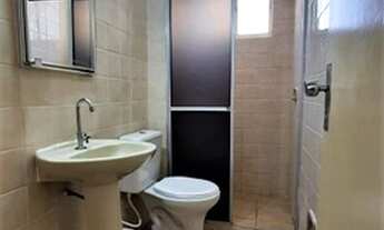 Imagem 4: Apto Região Central de Londrina com 2 quartos, 2 banheiros, c/ armários na cozinha e quart