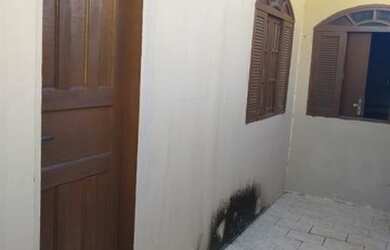 Imagem 3: Casa com 2quartos,1sala,1banheiro,1cozinha,1areia de serviço e 2varandas