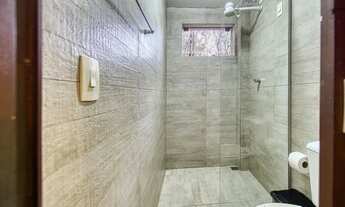 Imagem 7: Casa com muito verde perto do centro de Pipa