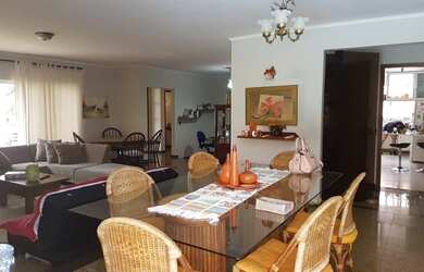 Imagem 7: Casa de condomínio para aluguel possui 364 metros quadrados com 6 quartos