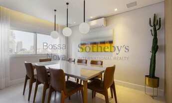 Imagem 3: Apartamento com vista privilegiada do skyline da cidade