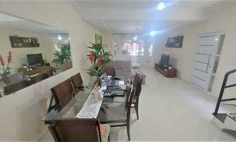 Imagem: Casa com 3 dormitórios 183 m² por R$ 680.000